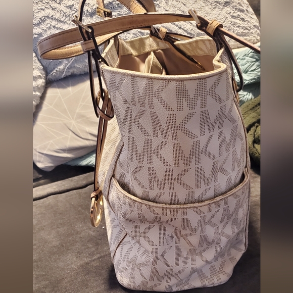 Michael Kors tote - Picture 4 of 8